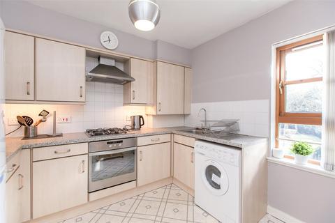 2 bedroom flat to rent, Warriston Road, Edinburgh, EH3