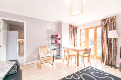 2 bedroom flat to rent, Warriston Road, Edinburgh, EH3