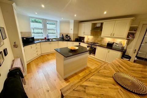 2 bedroom flat to rent, Margerison Road, Ilkley, West Yorkshire, UK, LS29