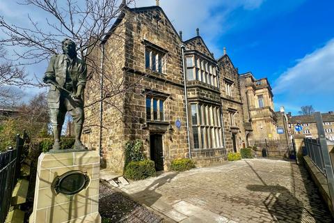 2 bedroom flat to rent, Manor Square, Otley, UK, LS21