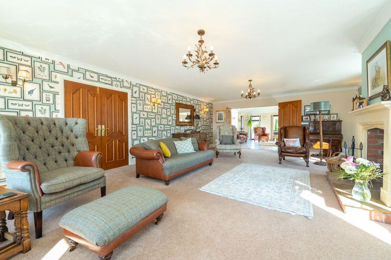Substantial lounge