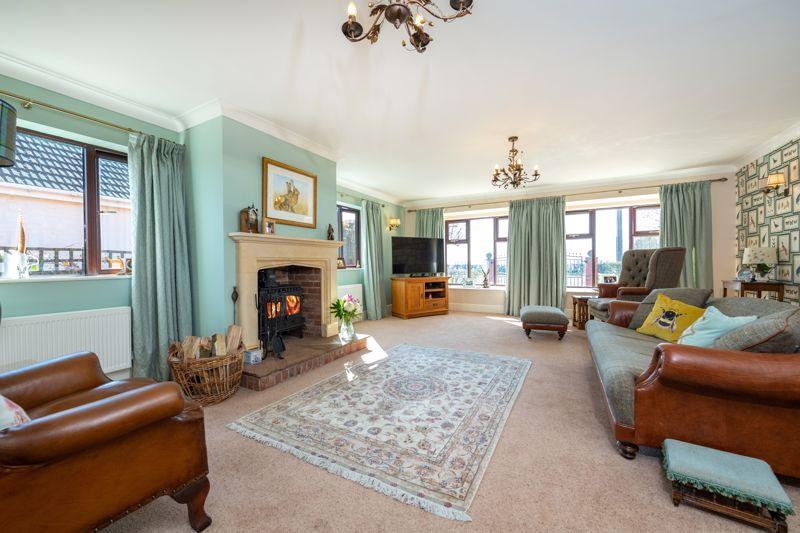 Substantial lounge