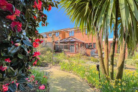 16 Chestnut Close, Streetly, Sutton Coldfield, B74 3EF