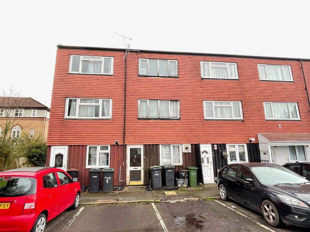 Downview, Dunstable Road, Luton 4 bed terraced house £220,000