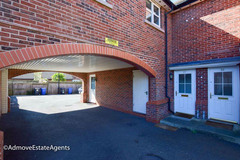 White Clover Square, Lymm, WA13 0RX 2 bed apartment for sale £199,500