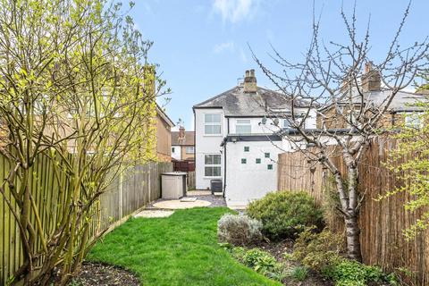41 Adrian Road, Abbots Langley, WD5 0AG