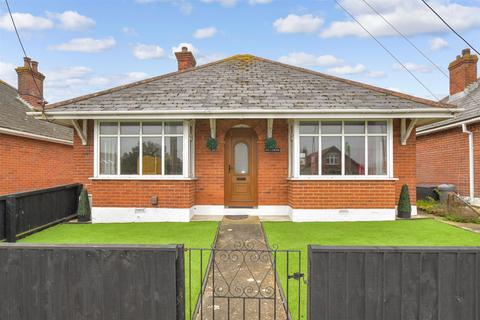 3 bedroom detached bungalow for sale - Cowes Road, Newport, Isle of Wight