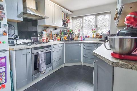 7 Barn Close, Abbeydale, Gloucester, GL4 5JT