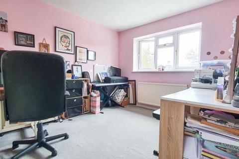 7 Barn Close, Abbeydale, Gloucester, GL4 5JT