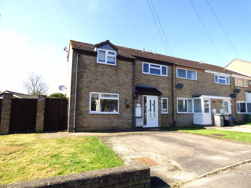 Fieldcourt Gardens, Gloucester 3 bed end of terrace house for sale £