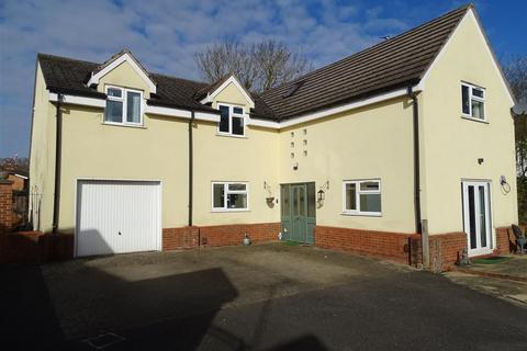 5 bedroom detached house for sale, Thorpe Road: Longthorpe