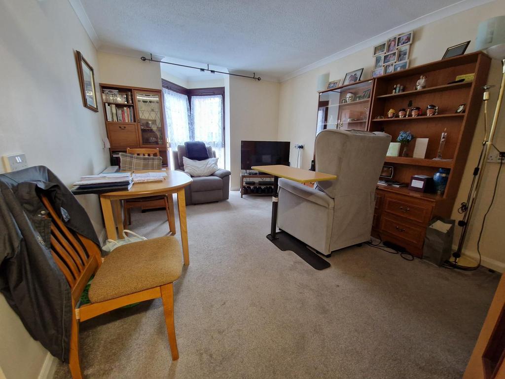 Rochester 2 bed retirement property for sale £140,000