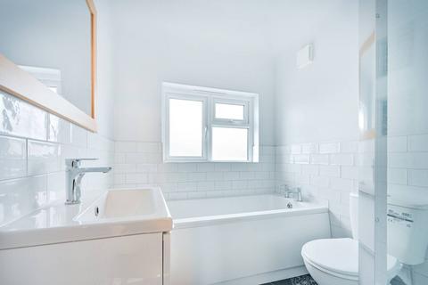 125 Rydens Way, Woking, GU22 9DG