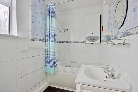 56 Avon Road, Worcester, WR4 9AG