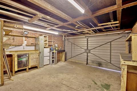 56 Avon Road, Worcester, WR4 9AG