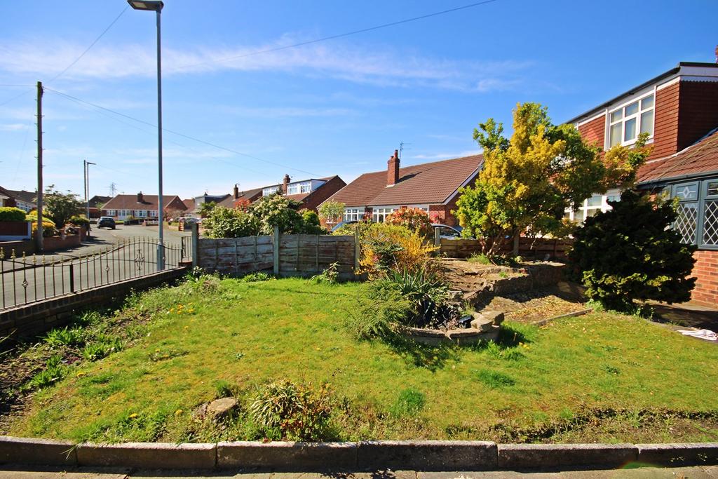 St John Avenue, Warrington, WA4 3 bed semidetached bungalow £280,000