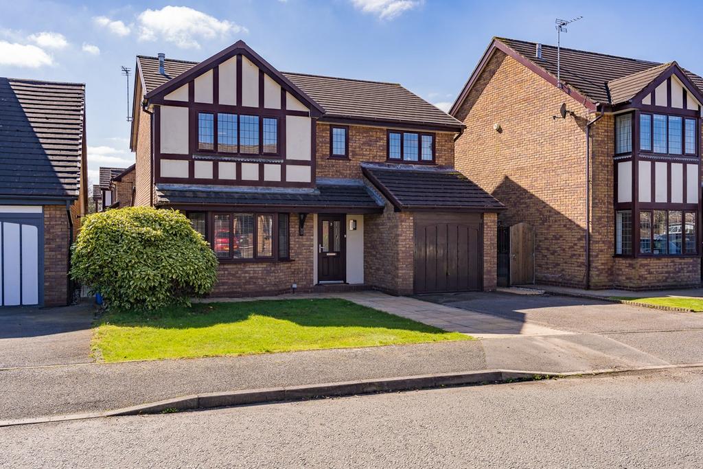 Amberleigh Close, Appleton Thorn... 4 bed detached house £465,000