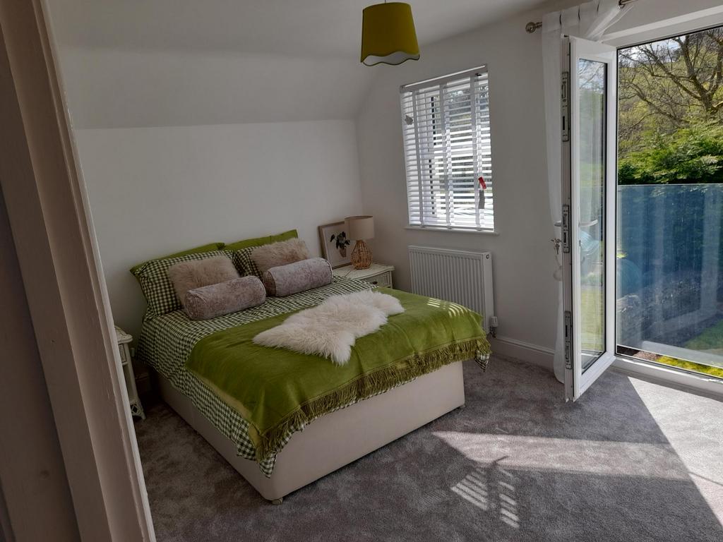 Rear bedroom 1