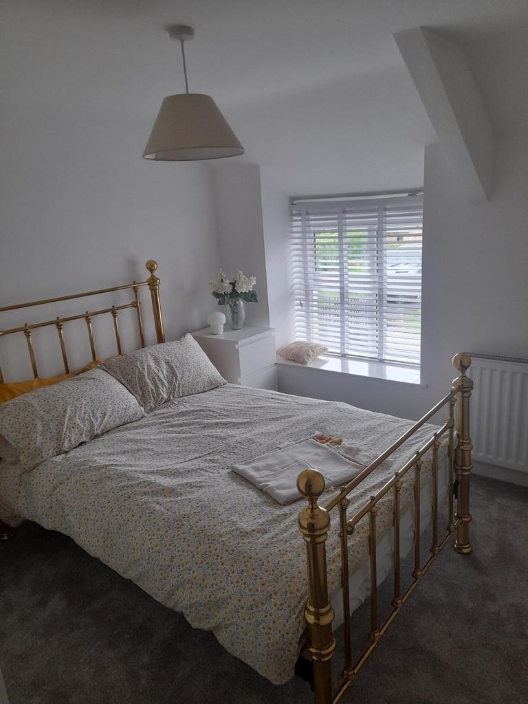 Front bedroom 3