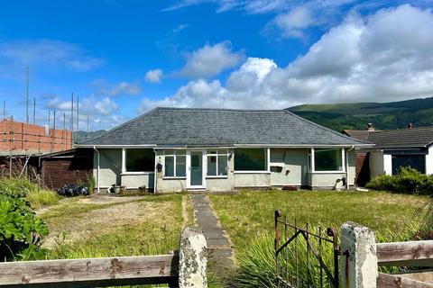 3 bedroom detached bungalow for sale, The Chalet, Penrhyn Drive North, Fairbourne LL38 2DX