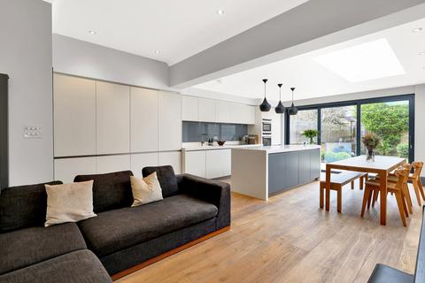 6 Dudley Gardens, London, W13 9LT