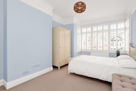 6 Dudley Gardens, London, W13 9LT