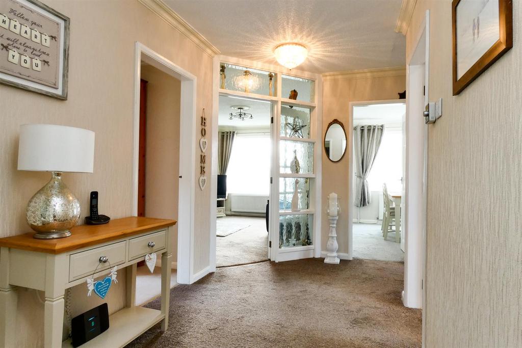 Trehowell Avenue, Chirk Bank, Wrexham 3 bed bungalow for sale £280,000