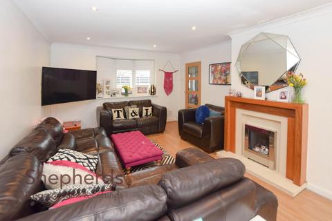 21 Ermine Close, Cheshunt, Waltham Cross, EN7 5BL