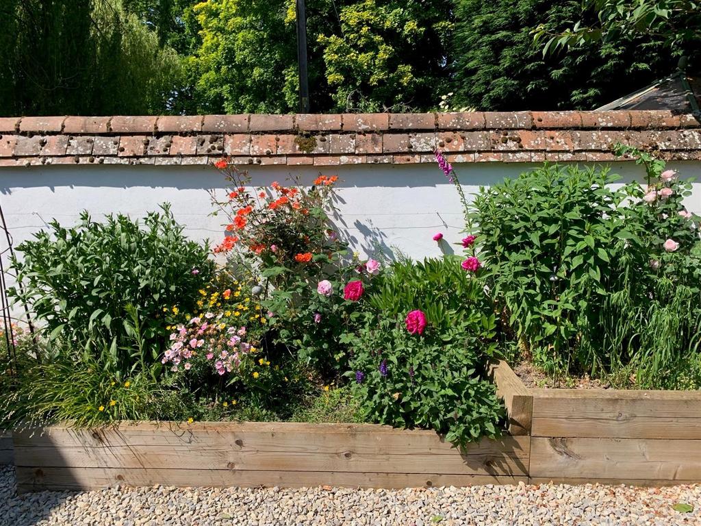 Garden Borders.jpg