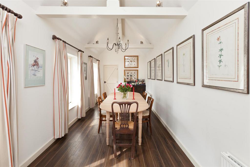 Dining room.jpg