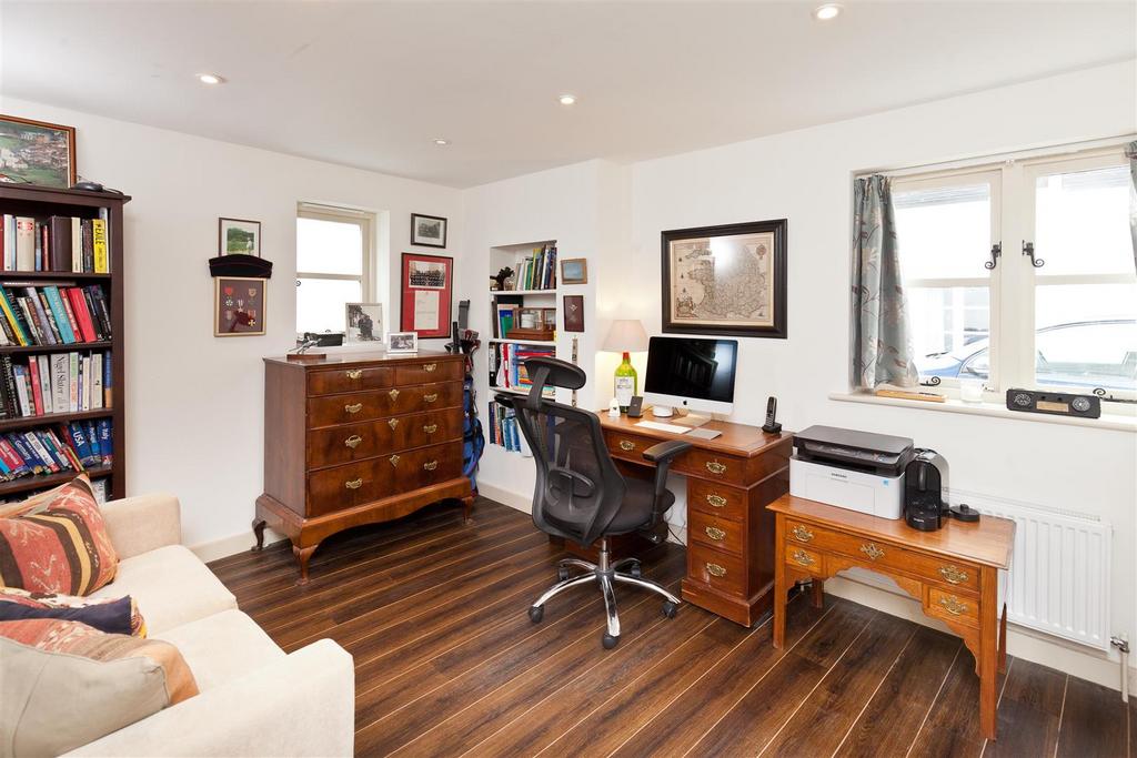 Study/Bedroom 5.jpg