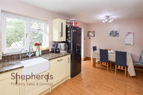 22 Oakview Close, Cheshunt, Waltham Cross, EN7 6LJ