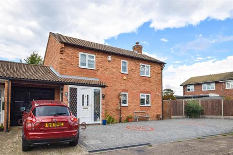 22 Oakview Close, Cheshunt, Waltham Cross, EN7 6LJ