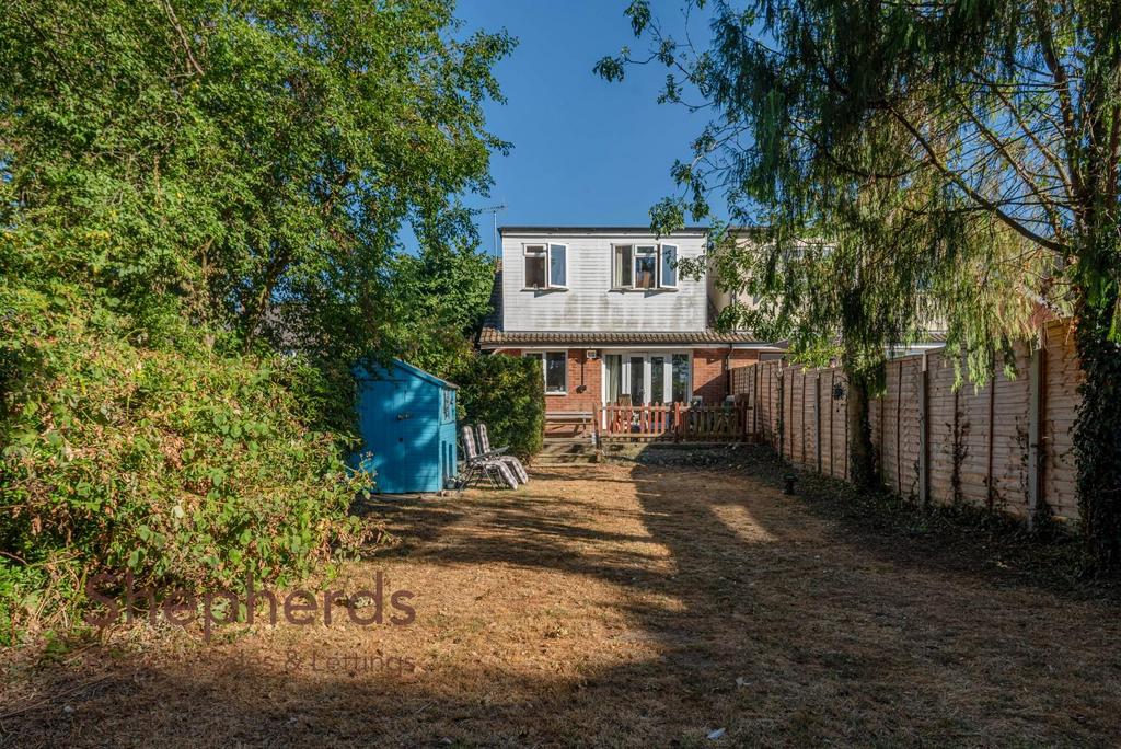 Epping Road, Roydon CM19 4 bed semidetached house for sale £530,000