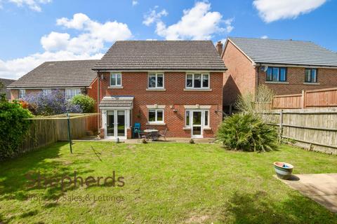 9 Hull Close, Cheshunt, Waltham Cross, EN7 6XG