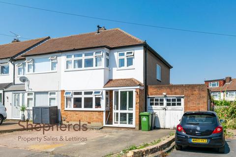 27 Moreton Close, Cheshunt, Waltham Cross, EN7 6LX