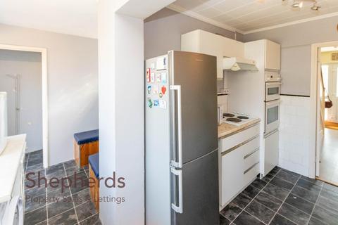 27 Moreton Close, Cheshunt, Waltham Cross, EN7 6LX