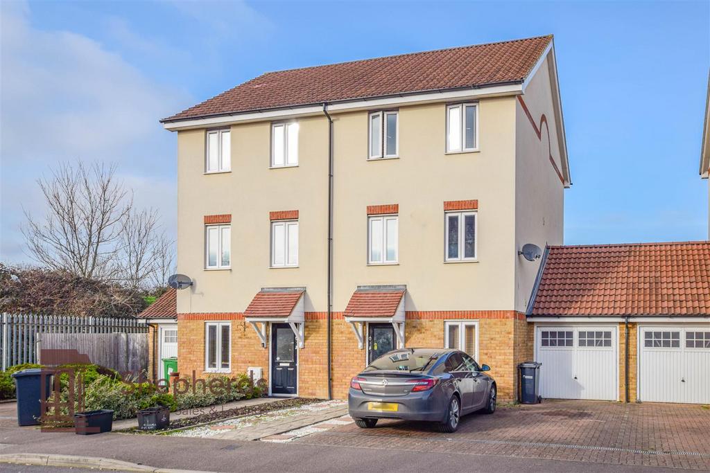 Academia Avenue, Broxbourne EN10 4 bed semidetached house for sale £