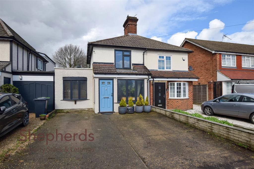 Cuffley Hill, Goffs Oak EN7 3 bed semidetached house for sale £475,000