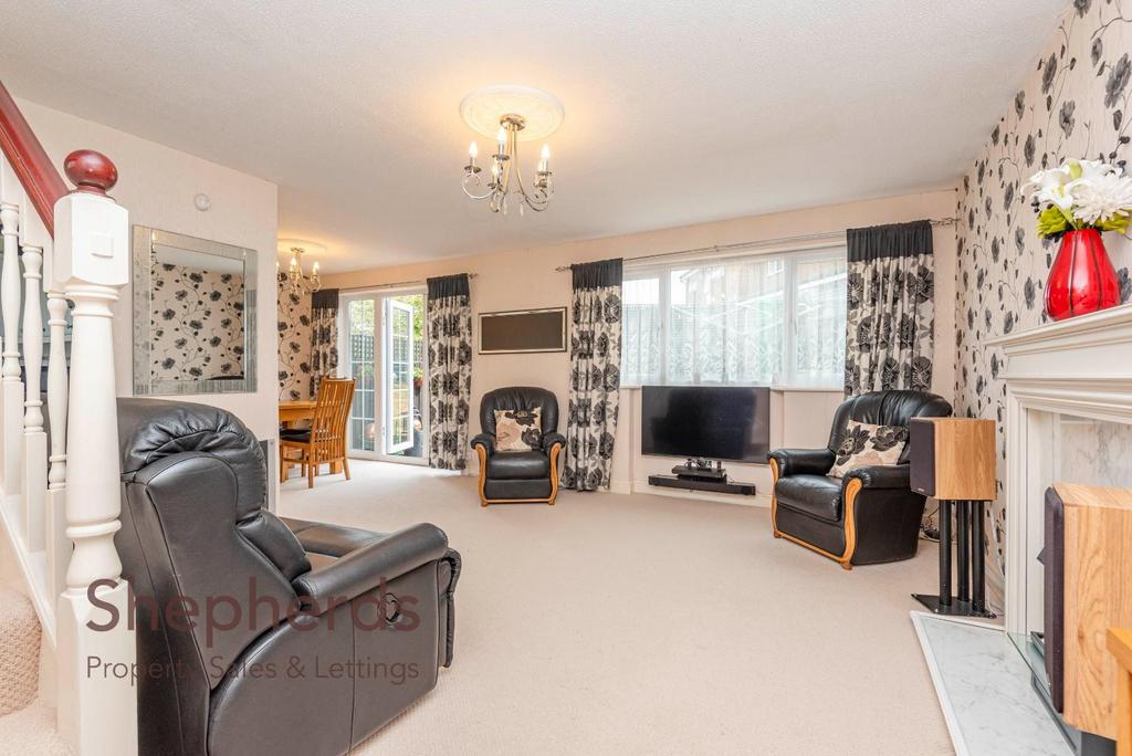 Barnard Acres, Nazeing EN9 3 bed end of terrace house £400,000