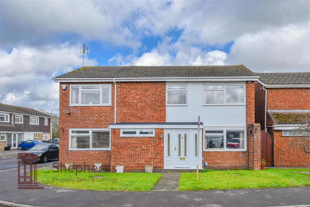 Lampits, Hoddesdon EN11 5 bed detached house for sale £599,995