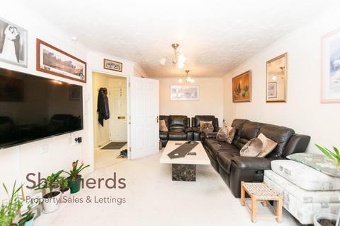 undefined, High Street, Cheshunt EN8