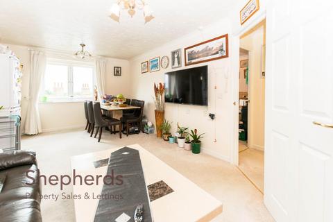 undefined, High Street, Cheshunt EN8
