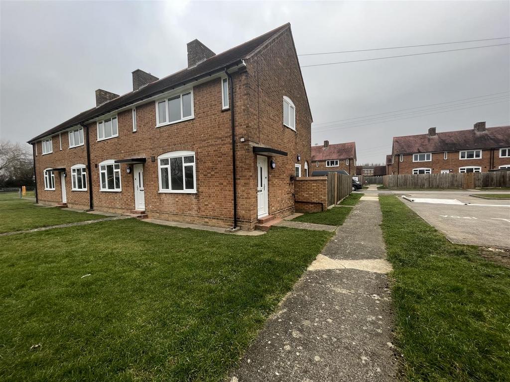 Hawthorn Drive, Alanbrooke Barracks... 2 bed end of terrace house £