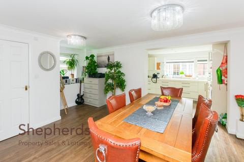 4 bedroom semi-detached house for sale, Herongate Road, Cheshunt EN8