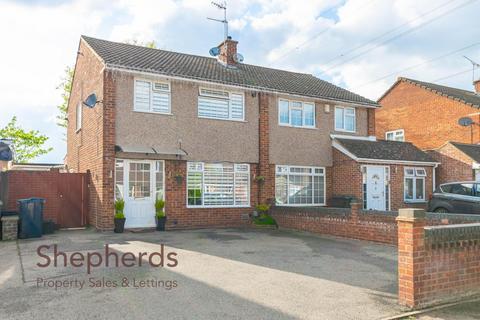 4 bedroom semi-detached house for sale, Herongate Road, Cheshunt EN8