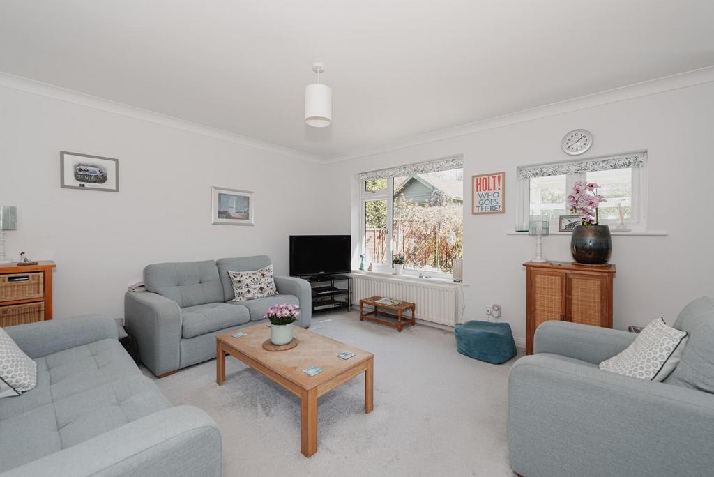 Rosehill Farm Meadow, Banstead 2 bed semidetached bungalow £700,000