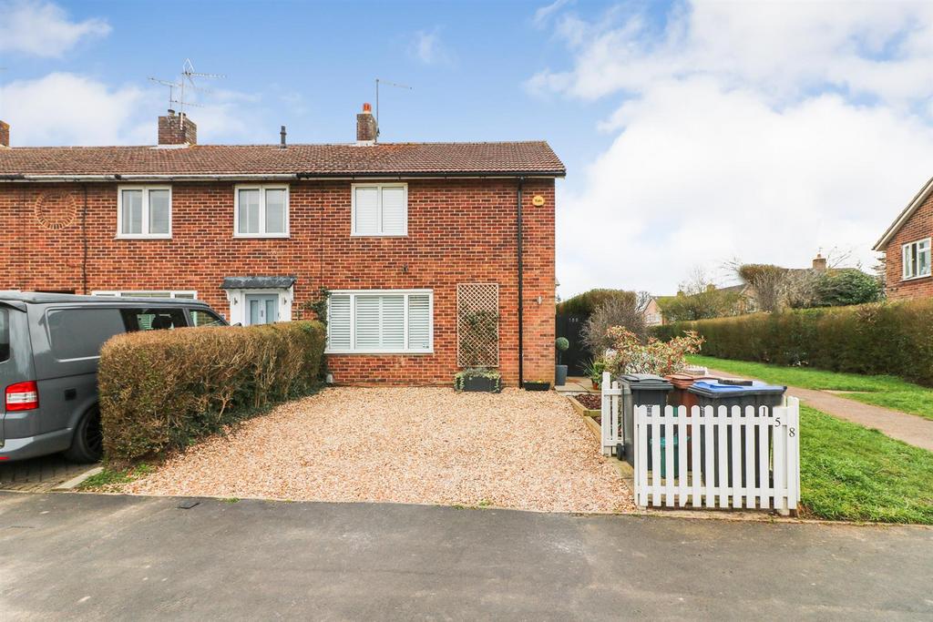 Boundary Lane, Welwyn Garden City, Herts 3 bed end of terrace house for