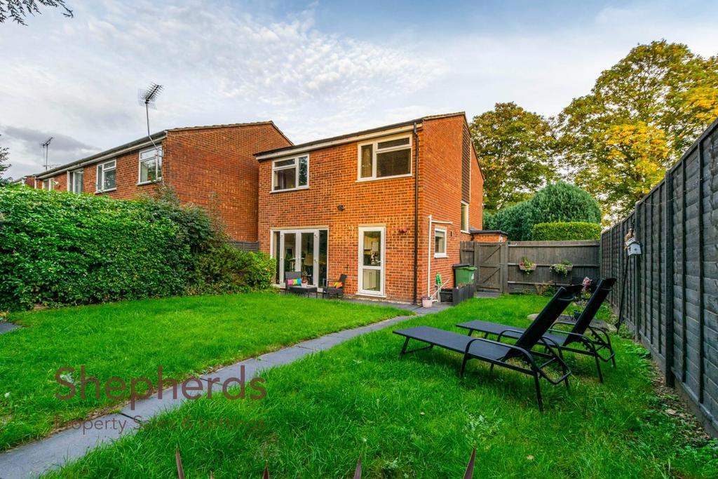The Springs, Turnford, Broxbourne EN10 3 bed detached house £514,995