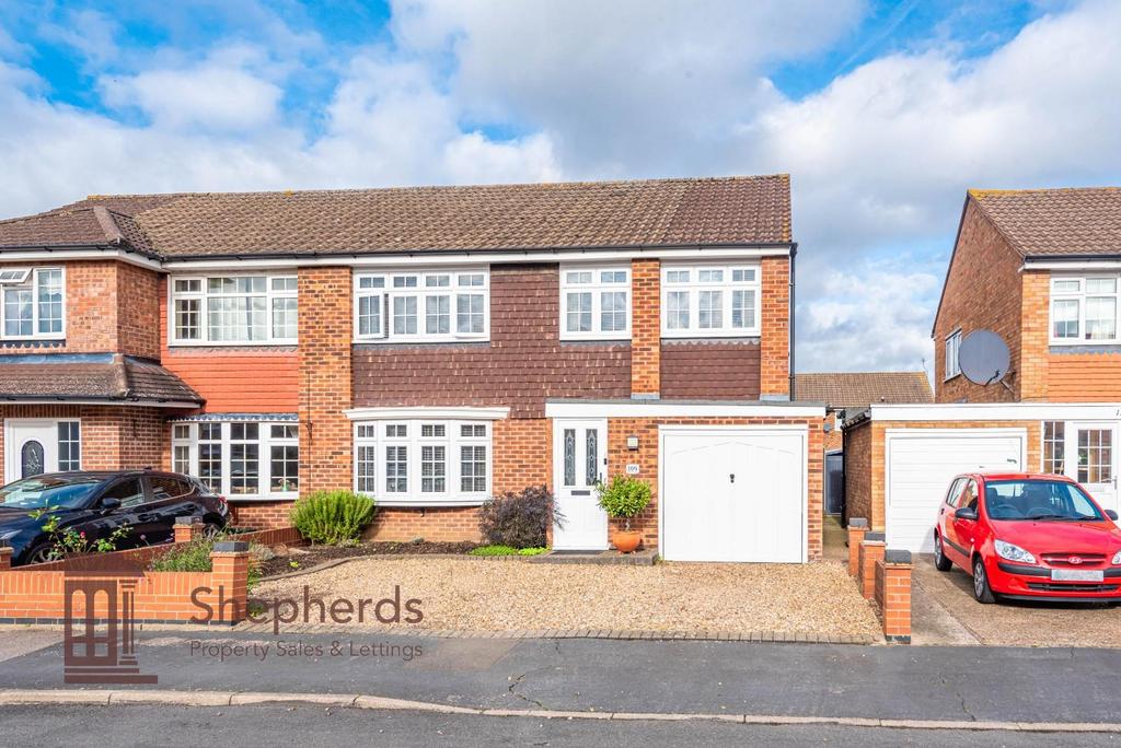 Ranworth Avenue, Hoddesdon EN11 4 bed semidetached house £525,000